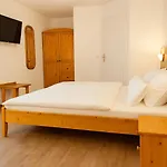 Orthwein -kostenfreie Parkplaetze- Ξενοδοχείο 3*