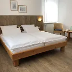 Orthwein -kostenfreie Parkplaetze- 3*
