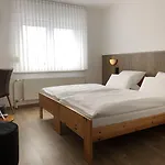 Orthwein -kostenfreie Parkplaetze- Ξενοδοχείο Cölbe