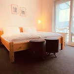Orthwein -kostenfreie Parkplaetze- 3* Cölbe