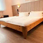 Ξενοδοχείο Orthwein -kostenfreie Parkplaetze- 3*
