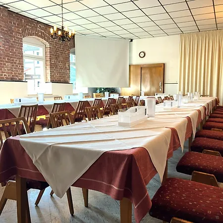 Orthwein -kostenfreie Parkplätze- Hotel Cölbe