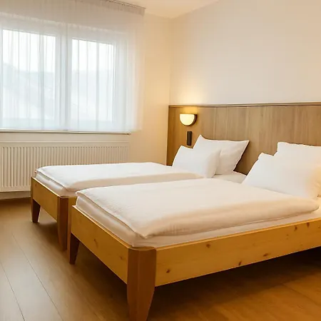 Orthwein -kostenfreie Parkplätze- Hotel Cölbe