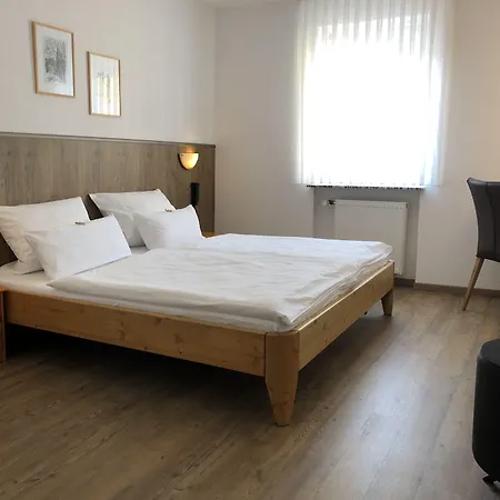 Hotel Orthwein -kostenfreie Parkplätze- 3*