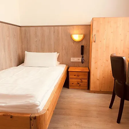 Orthwein -kostenfreie Parkplaetze- Ξενοδοχείο 3*