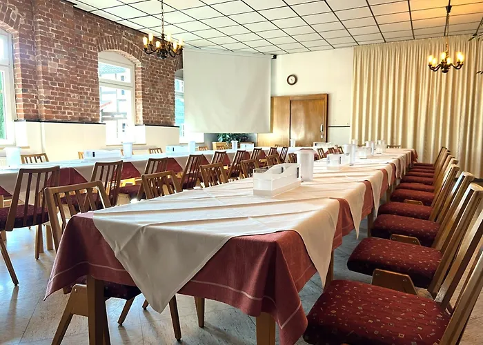 Orthwein -kostenfreie Parkplaetze- Hotel Cölbe