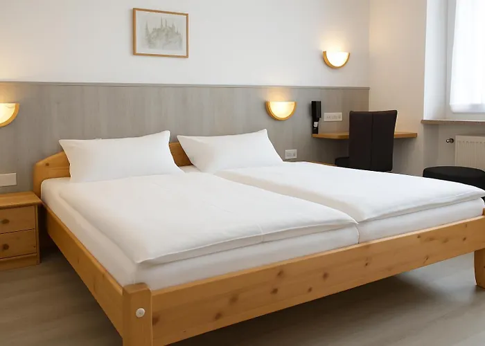 Hotel Orthwein -kostenfreie Parkplaetze- Cölbe