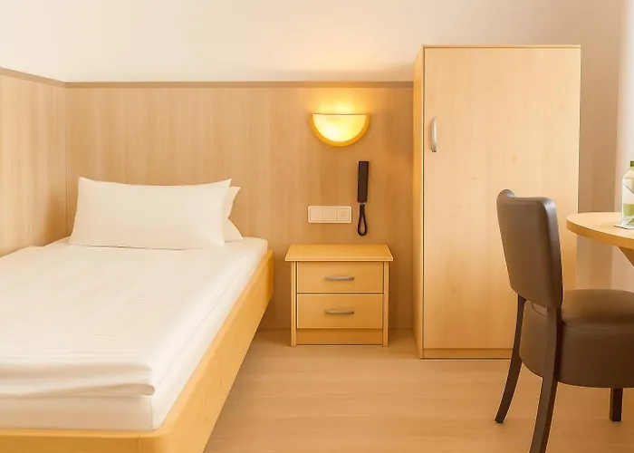 Orthwein -kostenfreie Parkplaetze- 3* Cölbe