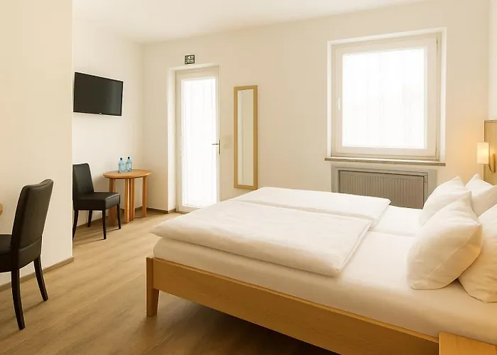 Hotel Orthwein -kostenfreie Parkplaetze- Cölbe