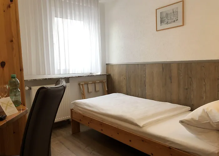 Hotel Orthwein -kostenfreie Parkplaetze- Cölbe